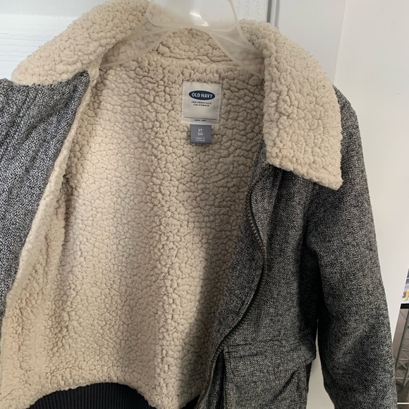 Boys size 5T Old Navy Coat - Picture 3 of 4